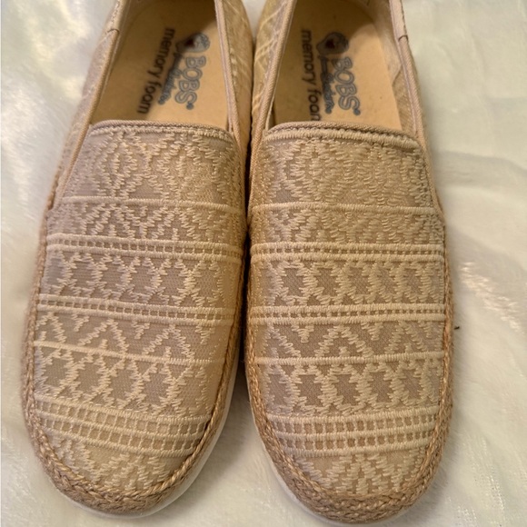 Bob’s Cream Slip-On Women Shoes - Picture 4 of 11